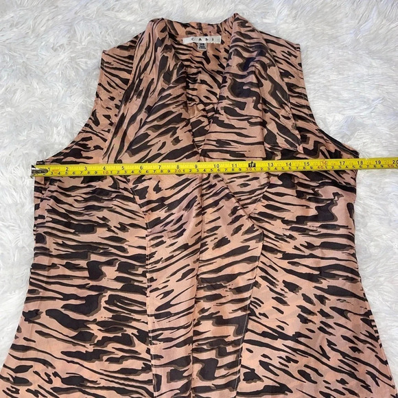 CAbi 100% Silk Pink Zebra Striped Ruffled Sleeveless Blouse Women’s Size XS - Picture 8 of 9